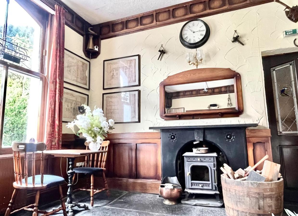 Hotel The Buckley Arms à Dinas Mawddwy Extérieur photo